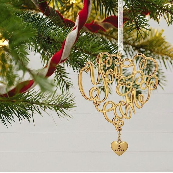 Hallmark Keepsake Christmas Ornament 2019 “You and Me” w/ interchangeable heart - Picture 5 of 9
